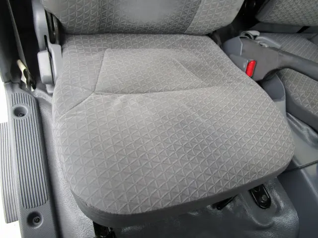 いすゞ エルフ TRG-NMR85AN(2WD)の写真30