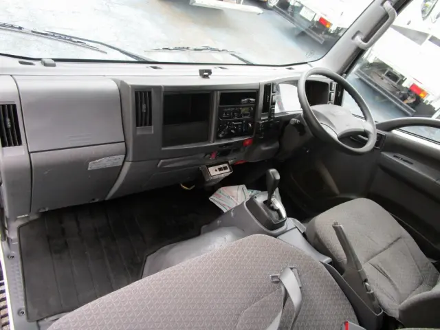 いすゞ エルフ TRG-NMR85AN(2WD)の写真31
