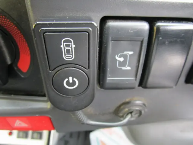 いすゞ エルフ TRG-NMR85AN(2WD)の写真36