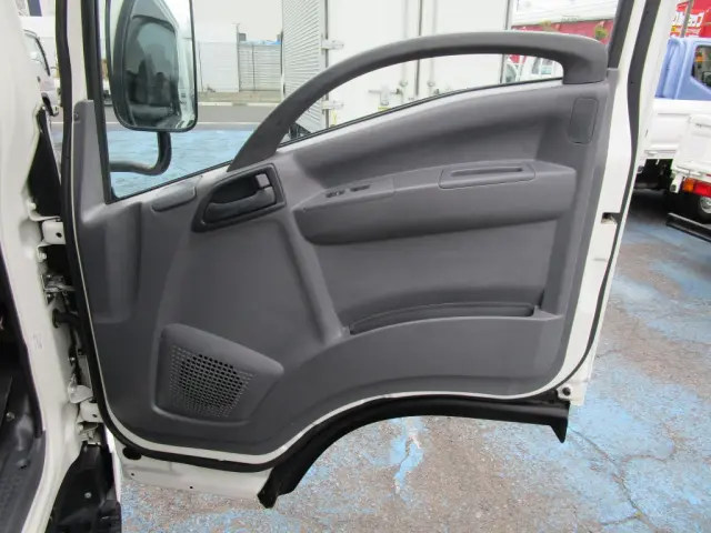 いすゞ エルフ TRG-NMR85AN(2WD)の写真41