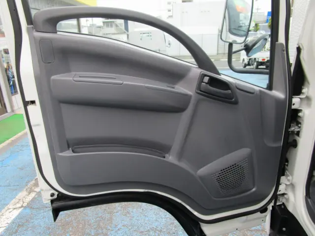 いすゞ エルフ TRG-NMR85AN(2WD)の写真42