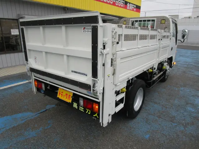 いすゞ エルフ TRG-NKR85A(2WD)の写真3