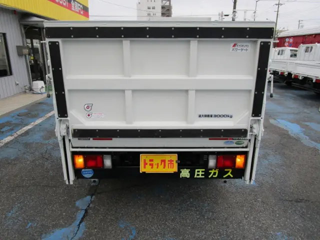 いすゞ エルフ TRG-NKR85A(2WD)の写真5