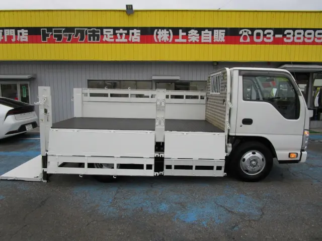 いすゞ エルフ TRG-NKR85A(2WD)の写真10