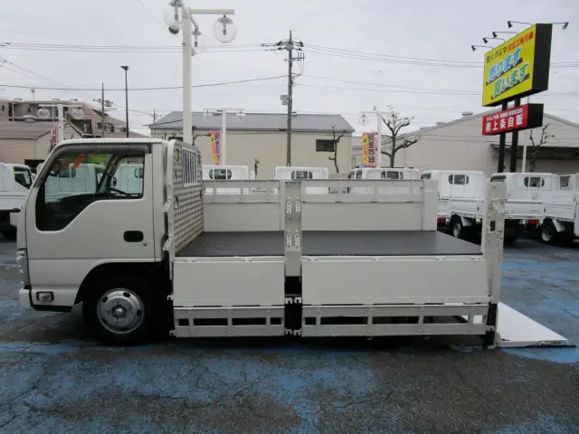 いすゞ エルフ TRG-NKR85A(2WD)の写真12