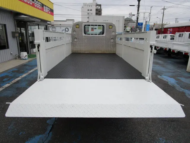 いすゞ エルフ TRG-NKR85A(2WD)の写真17