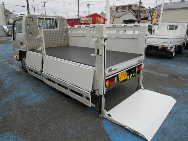 いすゞ エルフ TRG-NKR85A(2WD)の写真25