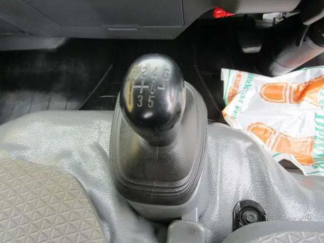 いすゞ エルフ TRG-NKR85A(2WD)の写真33