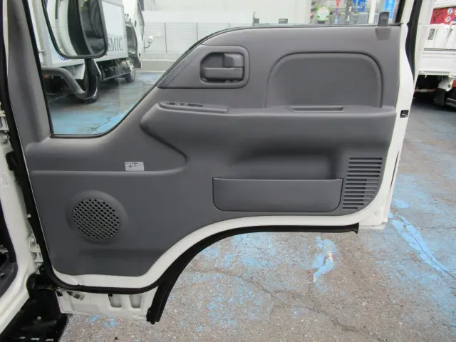 いすゞ エルフ TRG-NKR85A(2WD)の写真43