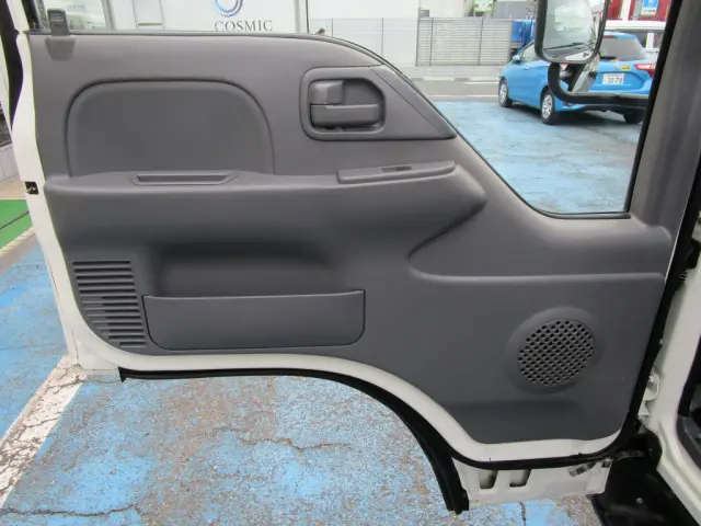 いすゞ エルフ TRG-NKR85A(2WD)の写真44