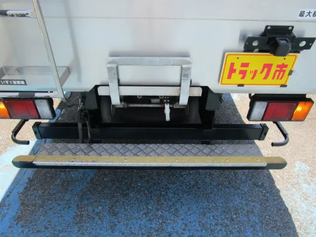 いすゞ エルフ 2RG-NJR88AN(2WD)の写真5