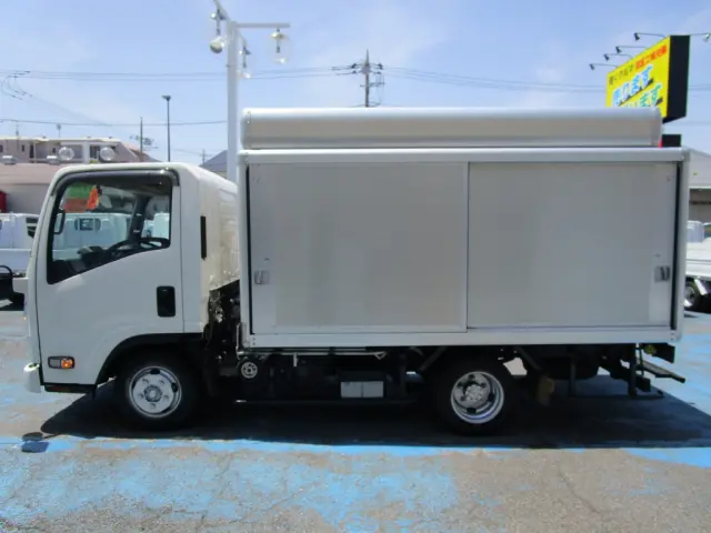 いすゞ エルフ 2RG-NJR88AN(2WD)の写真17
