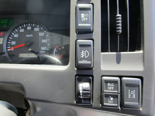 いすゞ エルフ 2RG-NJR88AN(2WD)の写真34
