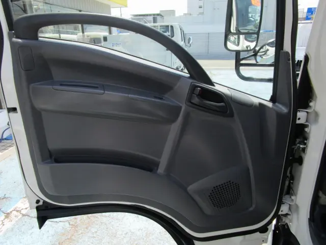 いすゞ エルフ 2RG-NJR88AN(2WD)の写真47