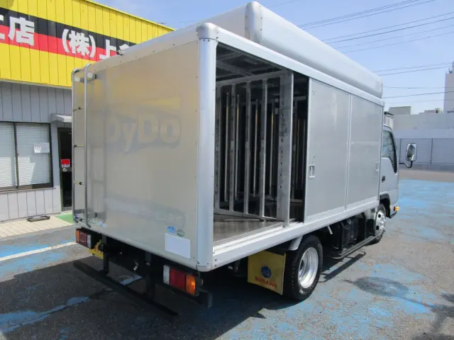 いすゞ エルフ TRG-NJR85AN(2WD)の写真2