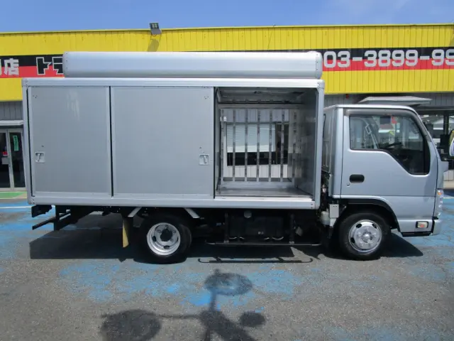 いすゞ エルフ TRG-NJR85AN(2WD)の写真8