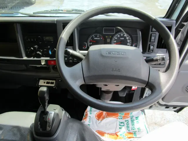 いすゞ エルフ TRG-NJR85AN(2WD)の写真25