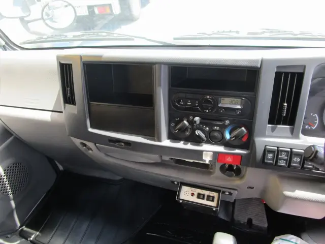 いすゞ エルフ TRG-NJR85AN(2WD)の写真26