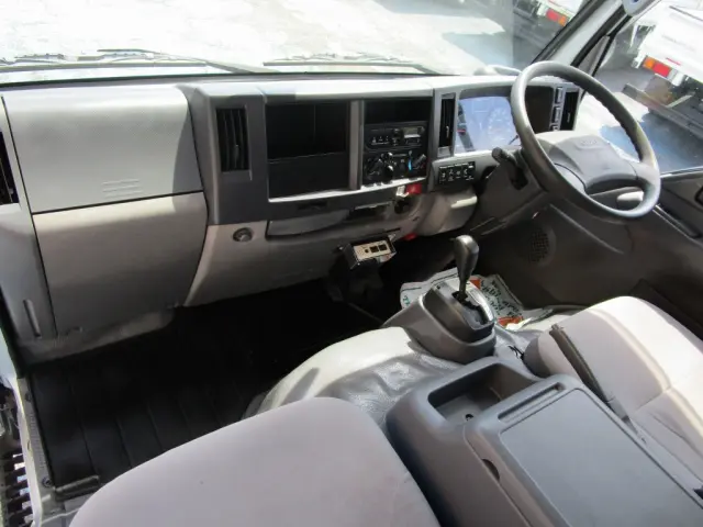 いすゞ エルフ TRG-NJR85AN(2WD)の写真31