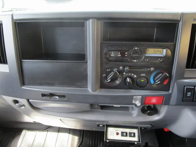 いすゞ エルフ TRG-NJR85AN(2WD)の写真34