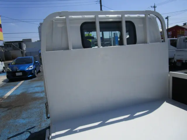 いすゞ エルフ TRG-NJR85A(2WD)の写真13