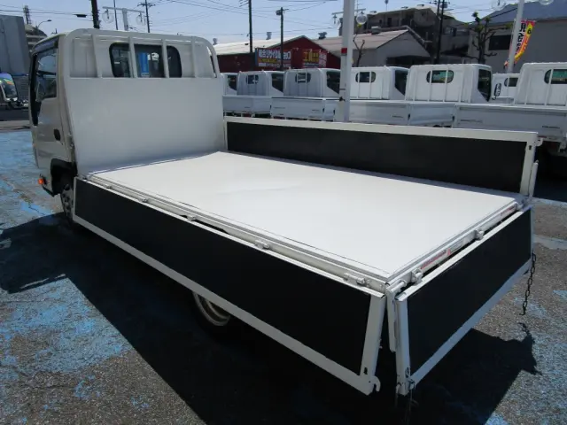 いすゞ エルフ TRG-NJR85A(2WD)の写真21