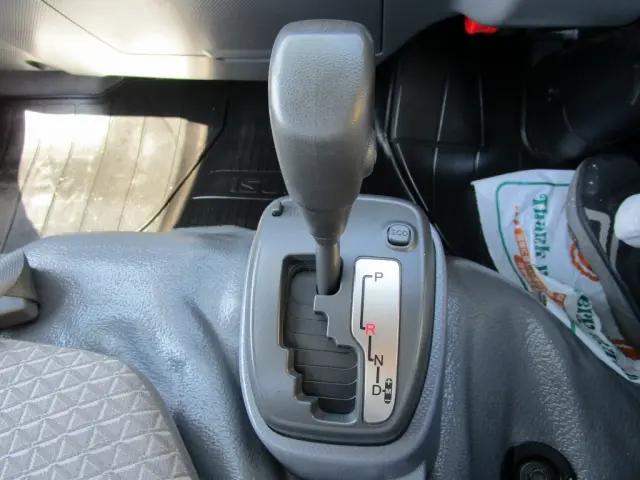 いすゞ エルフ TRG-NJR85A(2WD)の写真27