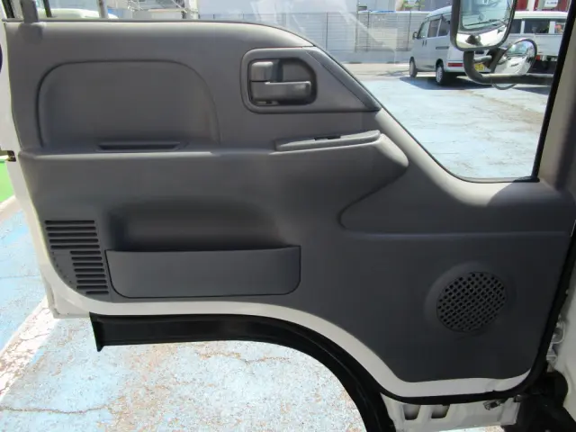 いすゞ エルフ TRG-NJR85A(2WD)の写真40