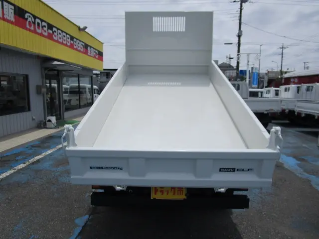 いすゞ エルフ TKG-NJR85AN(2WD)の写真4