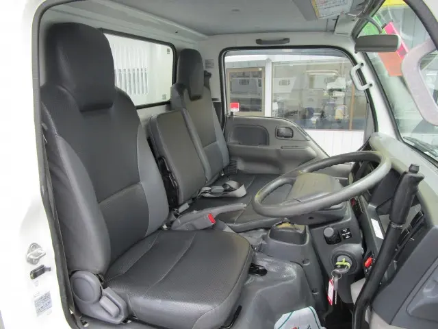いすゞ エルフ TKG-NJR85AN(2WD)の写真6