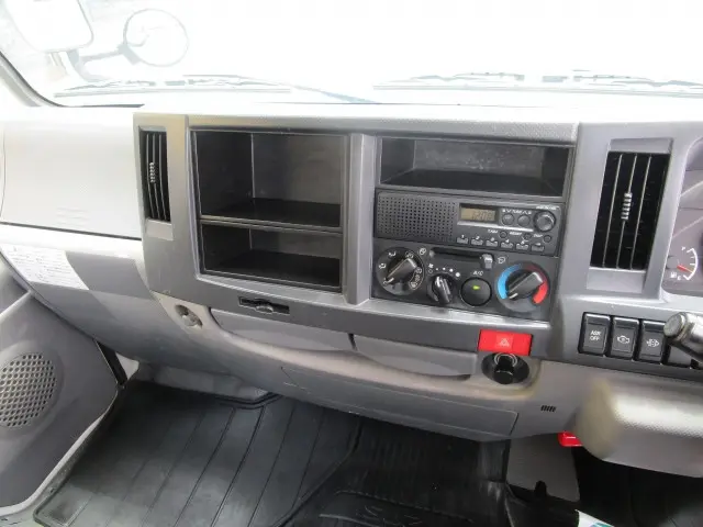いすゞ エルフ TKG-NJR85AN(2WD)の写真26