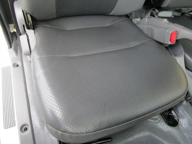 いすゞ エルフ TKG-NJR85AN(2WD)の写真30