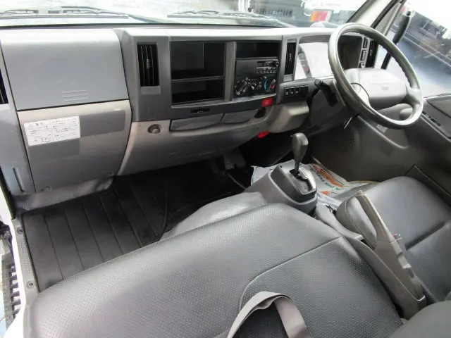いすゞ エルフ TKG-NJR85AN(2WD)の写真31