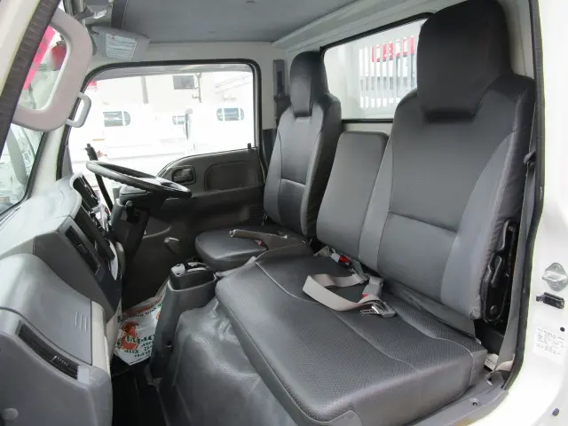 いすゞ エルフ TKG-NJR85AN(2WD)の写真32