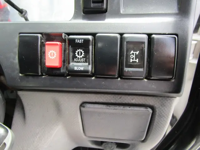 いすゞ エルフ TKG-NJR85AN(2WD)の写真34