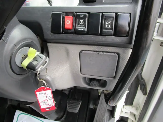いすゞ エルフ TKG-NJR85AN(2WD)の写真36