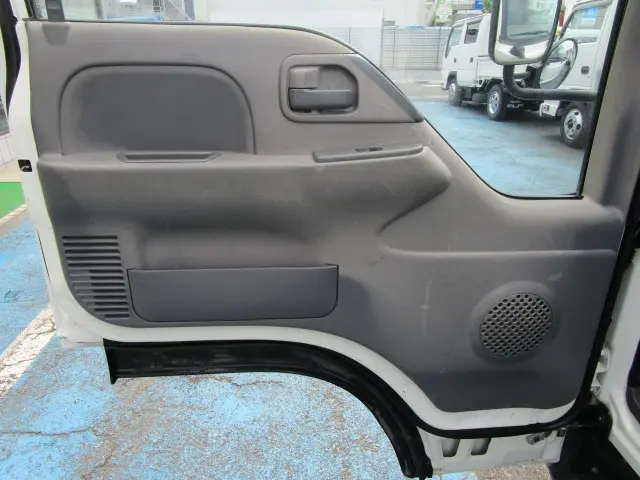 いすゞ エルフ TKG-NJR85AN(2WD)の写真38