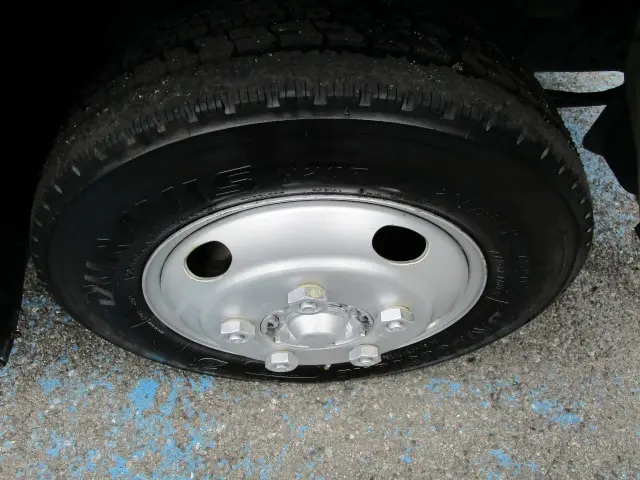 いすゞ エルフ TKG-NJR85AN(2WD)の写真40