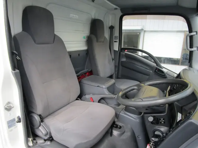 いすゞ エルフ TKG-NLR85AN(2WD)の写真6