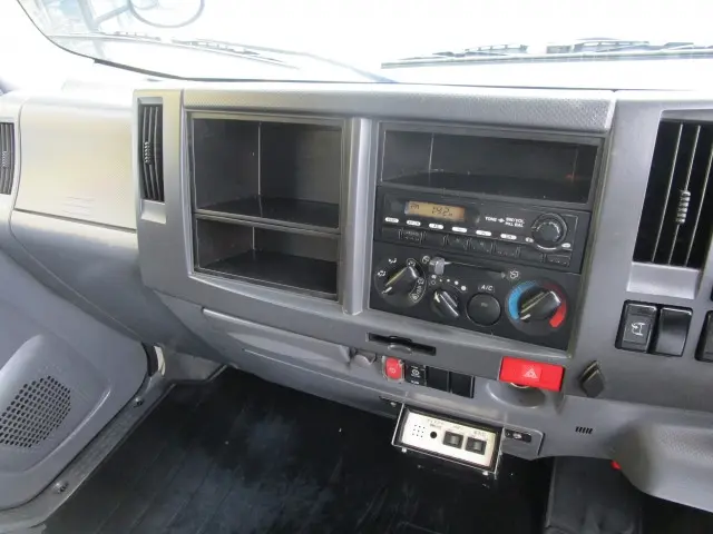 いすゞ エルフ TKG-NLR85AN(2WD)の写真26