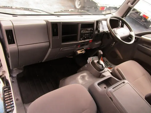 いすゞ エルフ TKG-NLR85AN(2WD)の写真31