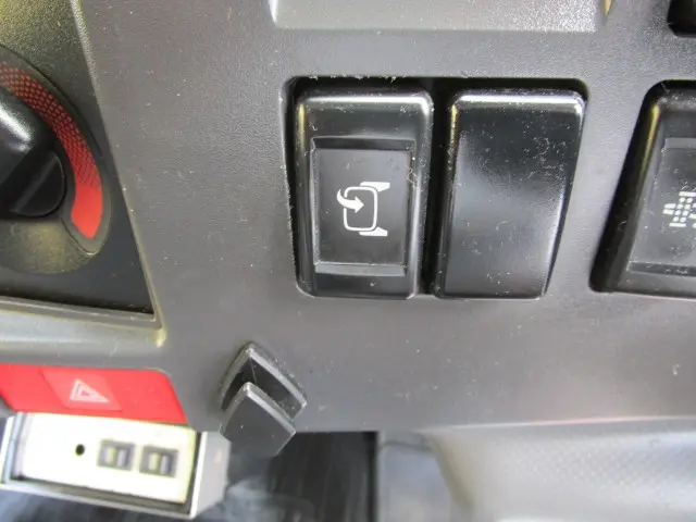 いすゞ エルフ TKG-NLR85AN(2WD)の写真38