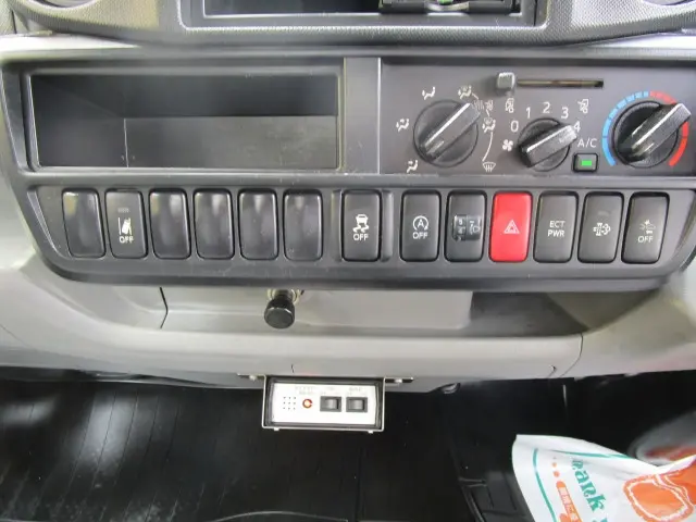 日野 デュトロ TPG-XZU655M(2WD)の写真41