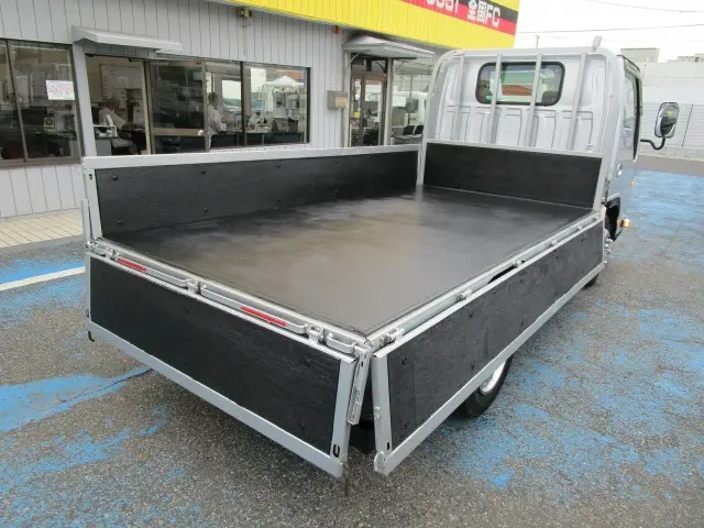 いすゞ エルフ TKG-NJR85A(2WD)の写真2