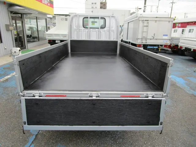いすゞ エルフ TKG-NJR85A(2WD)の写真4