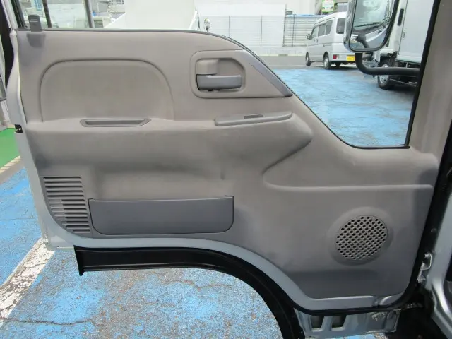 いすゞ エルフ TKG-NJR85A(2WD)の写真24