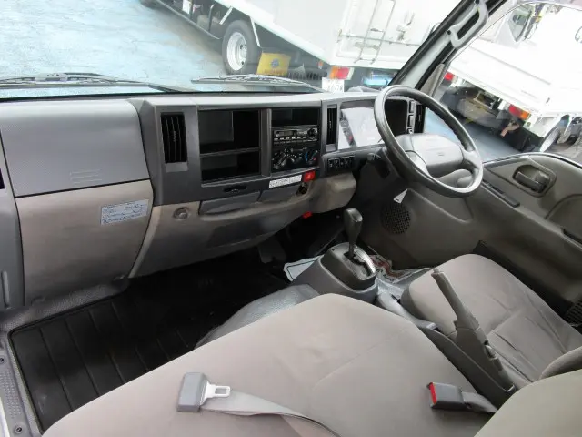 いすゞ エルフ TKG-NJR85A(2WD)の写真31