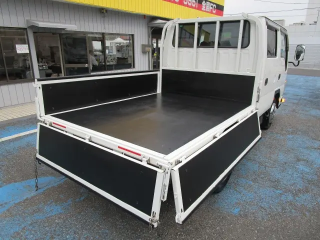 いすゞ エルフ 2RG-NJR88A(2WD)の写真2