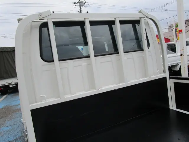 いすゞ エルフ 2RG-NJR88A(2WD)の写真13