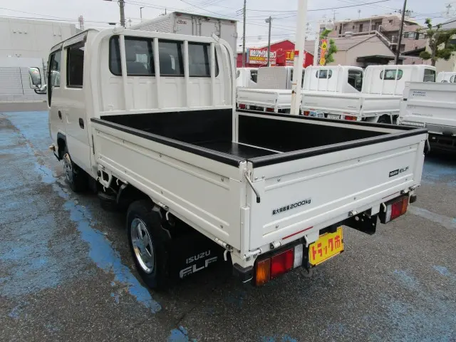 いすゞ エルフ 2RG-NJR88A(2WD)の写真15